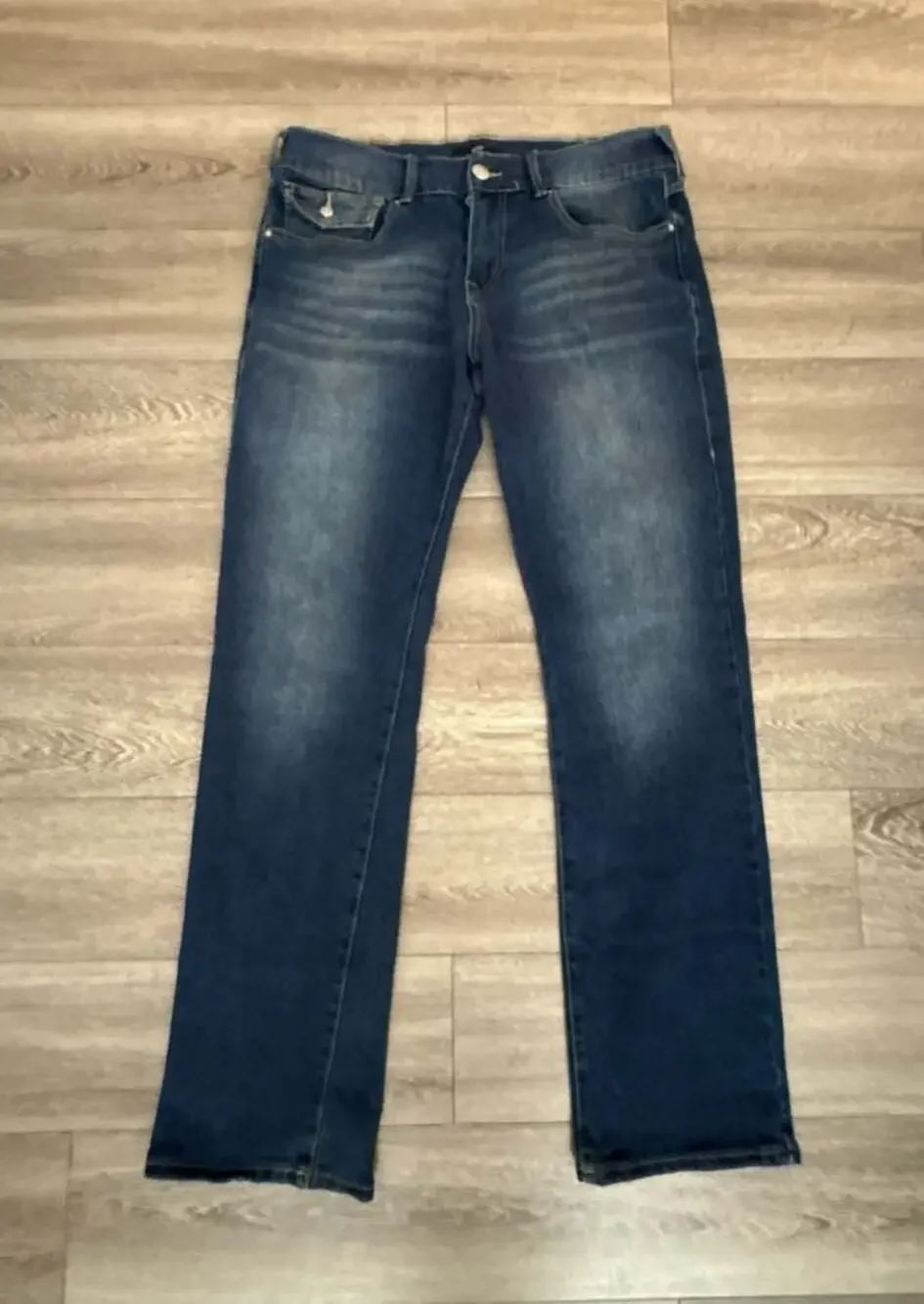 True Religion Men's Ricky Relaxed Straight Leg Jeans, Blue Wash